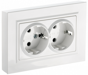39882 BRITE Розетка 2-местная с заземлением без защитных шторок 16А в сборе РС12-3-БрБ белый IEK